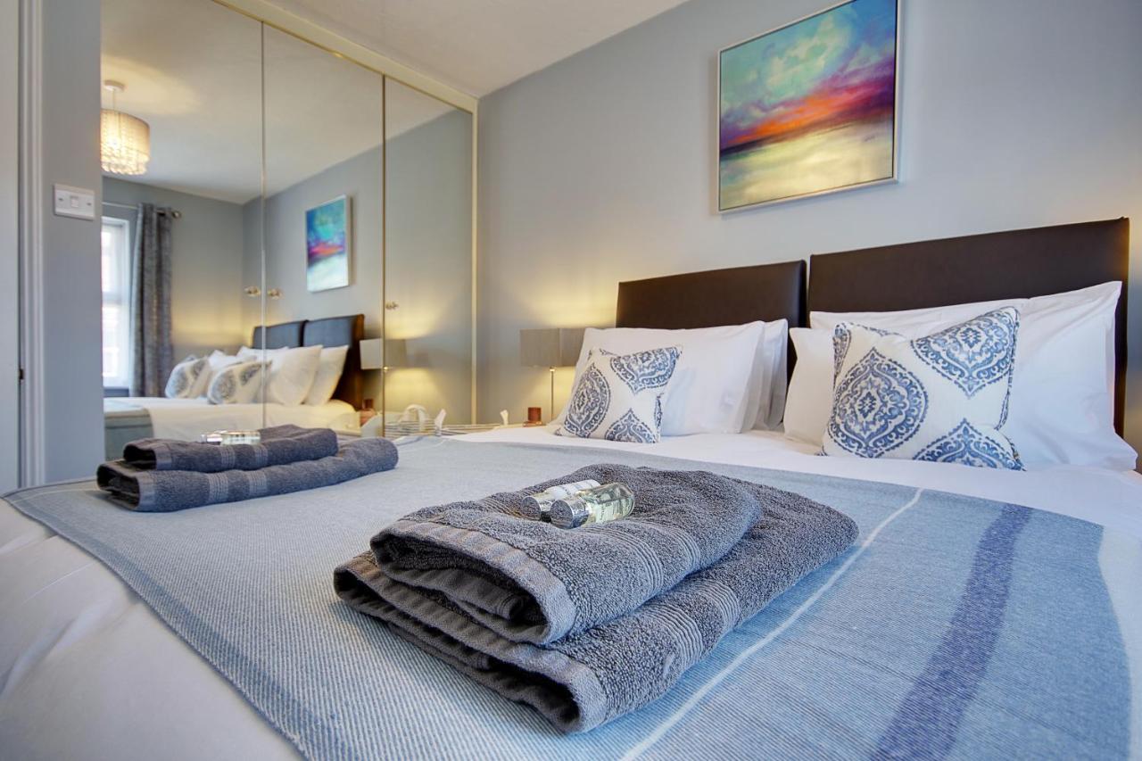 14 Oxford Mews - 5 Star Living For Up To 10 People Villa Саутхамптън Екстериор снимка