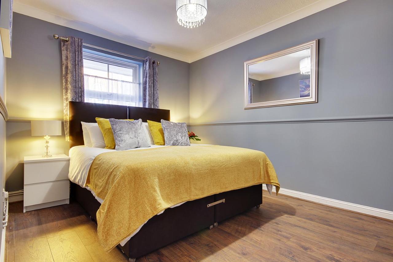 14 Oxford Mews - 5 Star Living For Up To 10 People Villa Саутхамптън Екстериор снимка