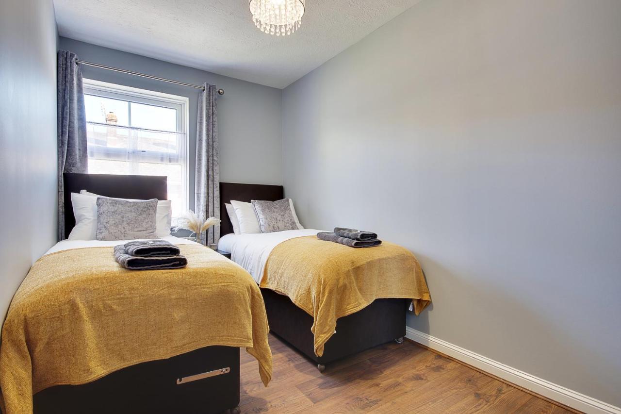 14 Oxford Mews - 5 Star Living For Up To 10 People Villa Саутхамптън Екстериор снимка