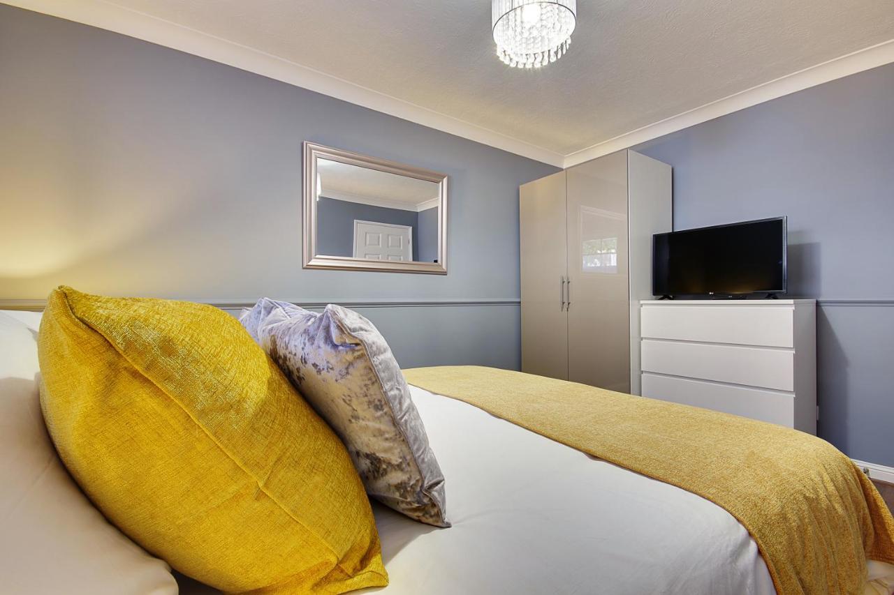 14 Oxford Mews - 5 Star Living For Up To 10 People Villa Саутхамптън Екстериор снимка
