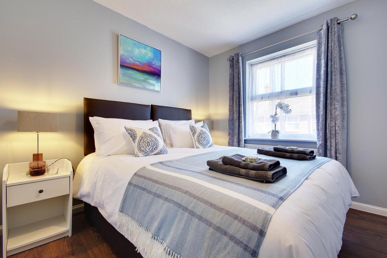 14 Oxford Mews - 5 Star Living For Up To 10 People Villa Саутхамптън Екстериор снимка