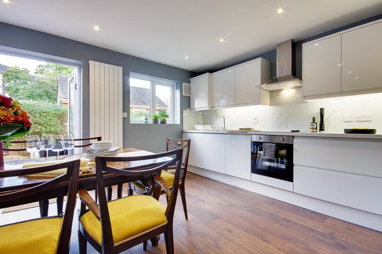 14 Oxford Mews - 5 Star Living For Up To 10 People Villa Саутхамптън Екстериор снимка